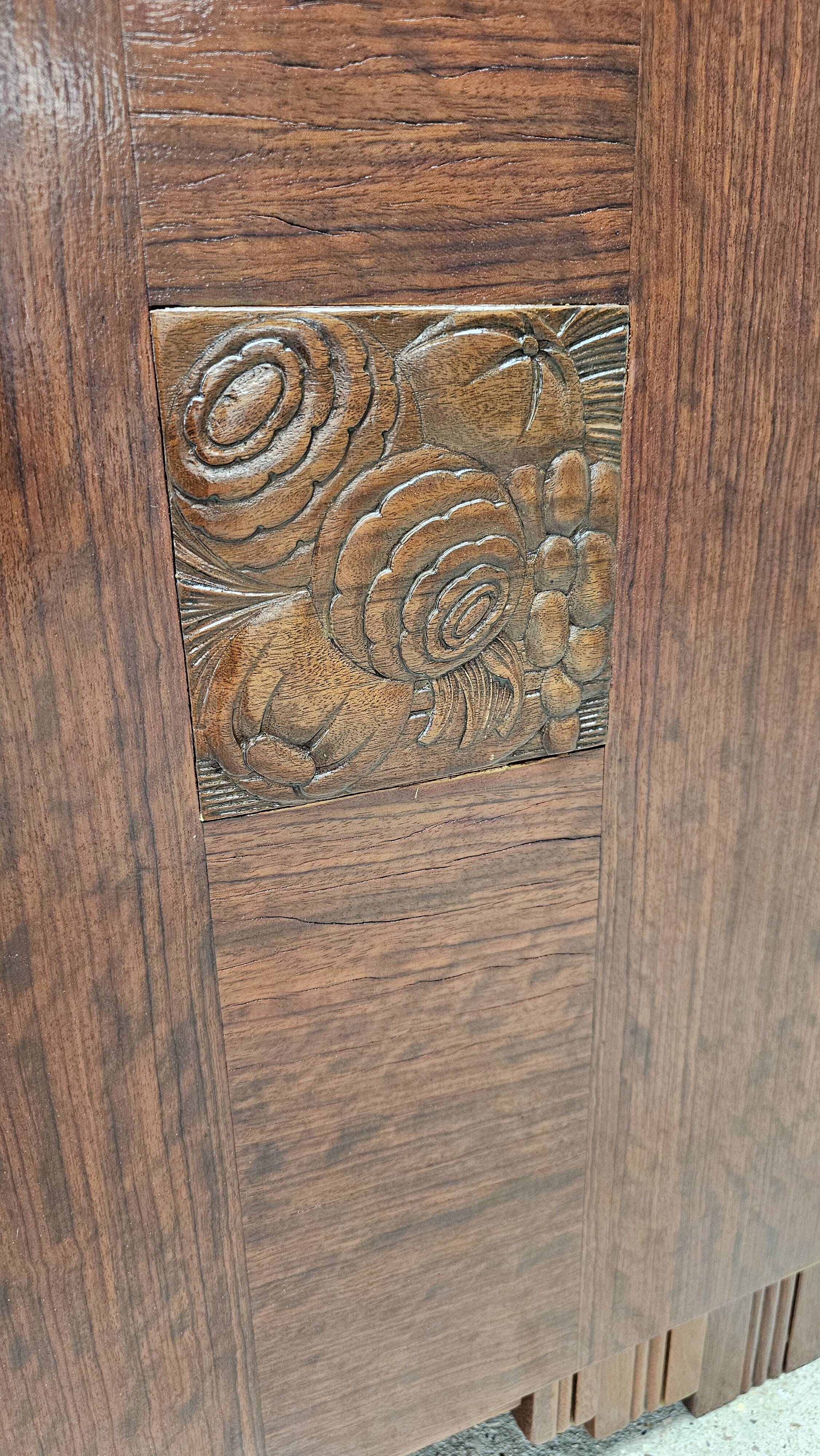 Art Deco buffet by Saddier & Fils in solid rosewood and veneer.