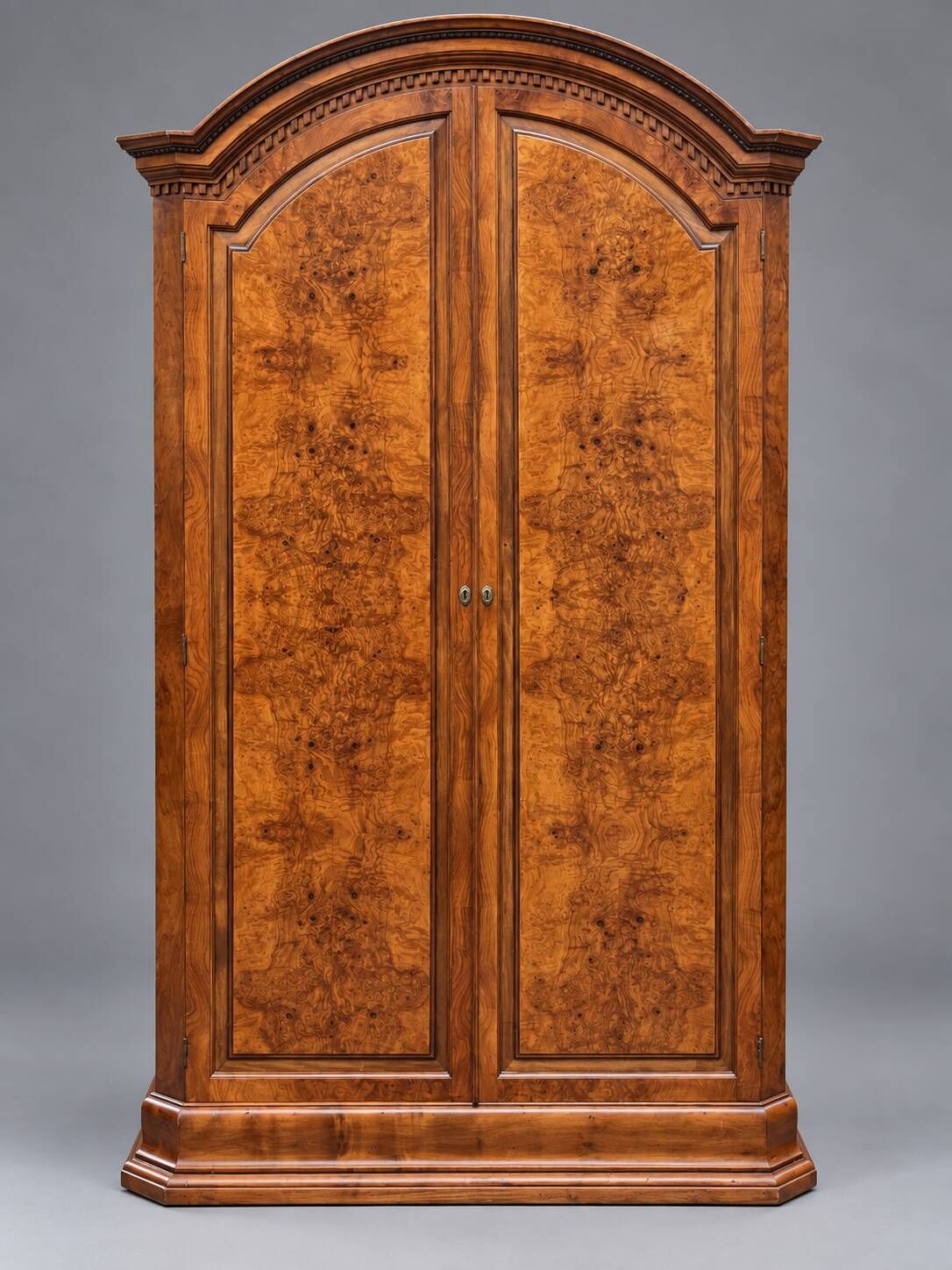 Francesco Molon. High-quality vintage bar furniture.