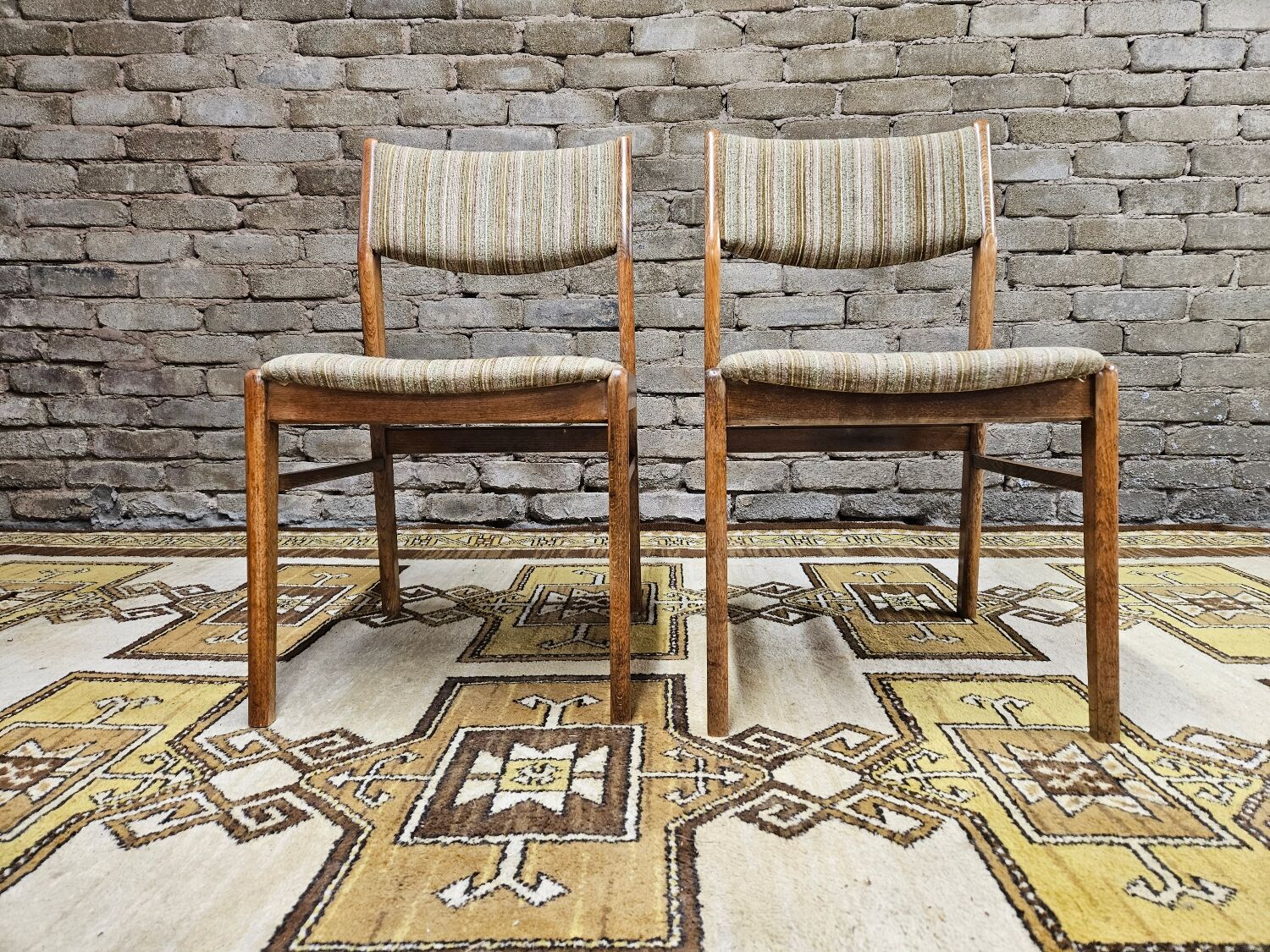 Paire de chaises scandinaves années 70
