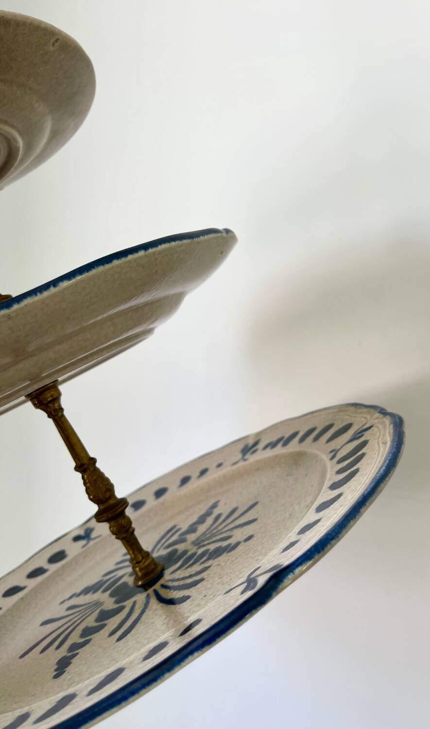 Pornic earthenware display stand.