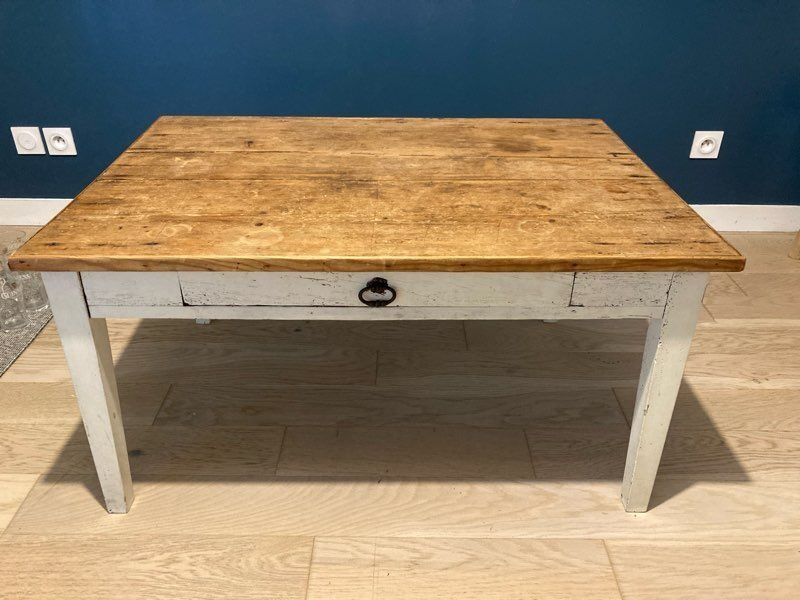 Rustic coffee table in solid wood