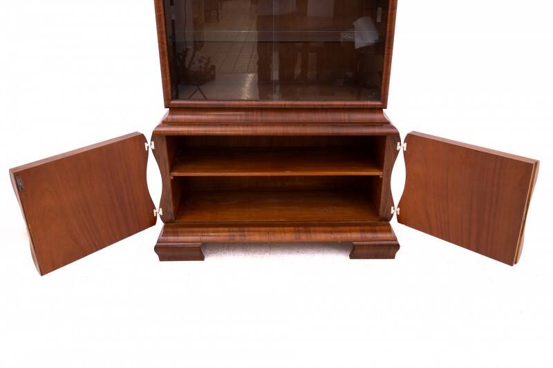 Art Deco display cabinet, Western Europe, circa 1920.