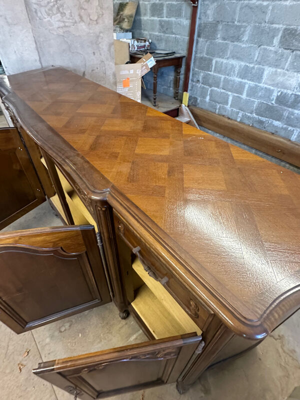 Grand buffet de salle à manger en marqueterie – style Louis XV – XXe s