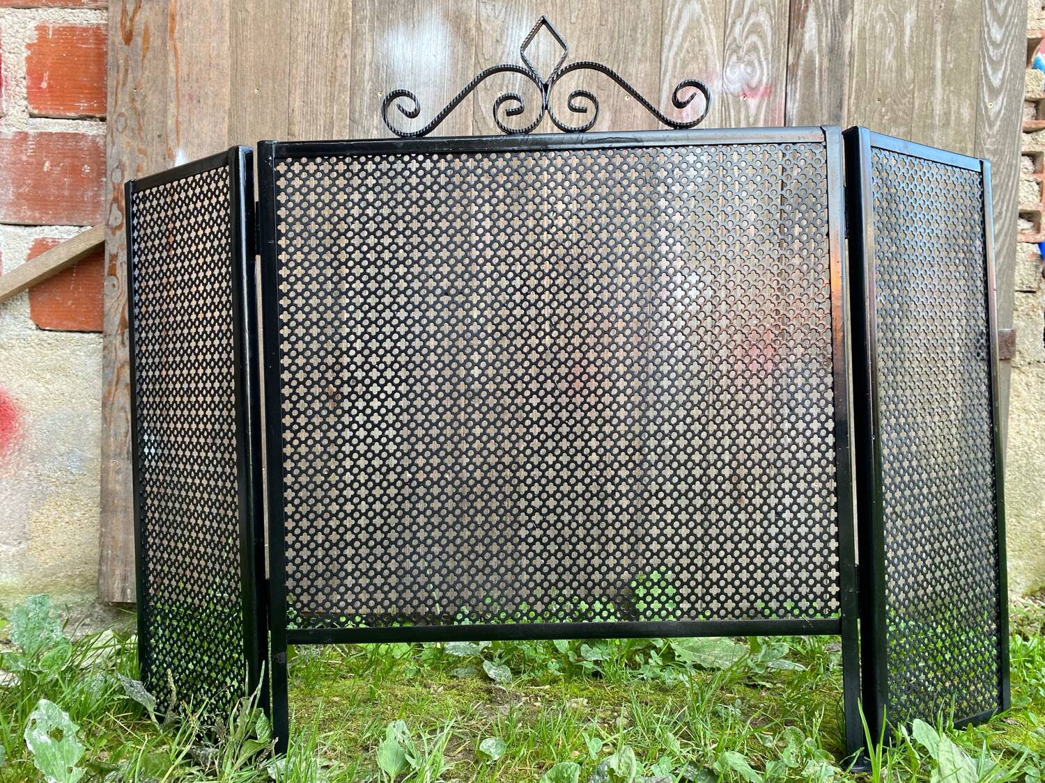 Fireplace screen black metal perforated sheet 3 vintage leaves