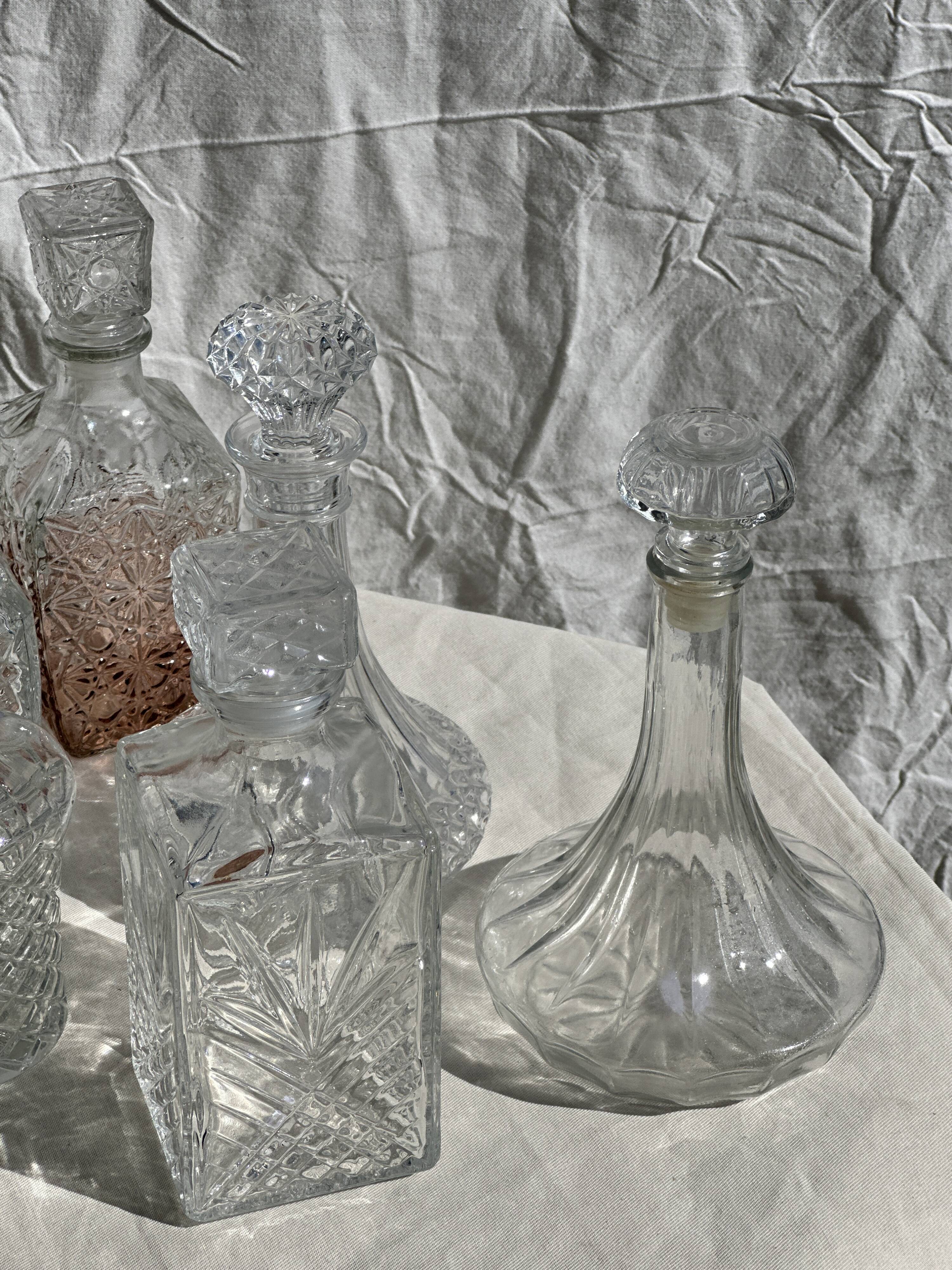 Large glass carafe with ribbed stopper H25