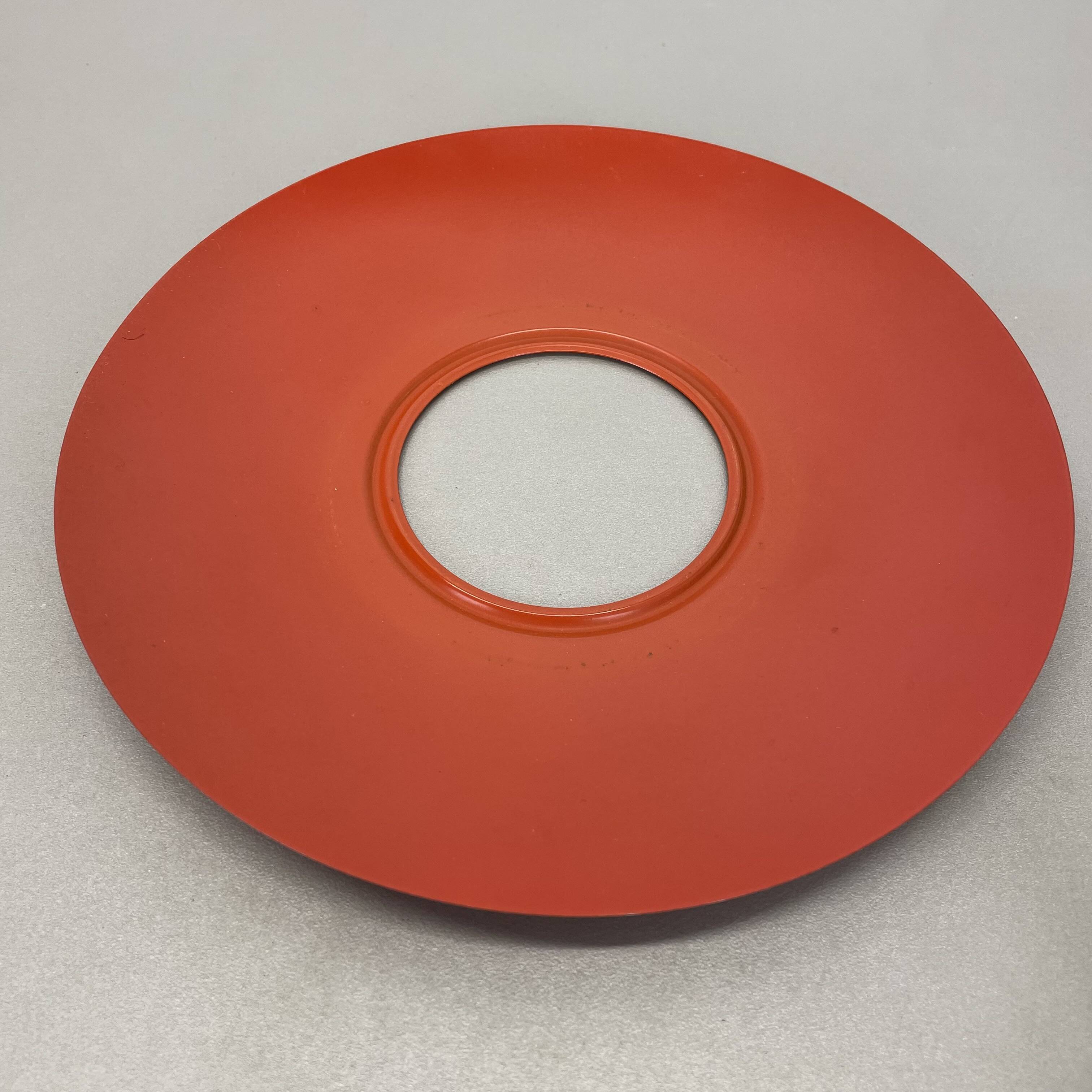 Round red wall light in metal and opaline glass in the Stilnovo style, 20 cm, Italy, 1960s