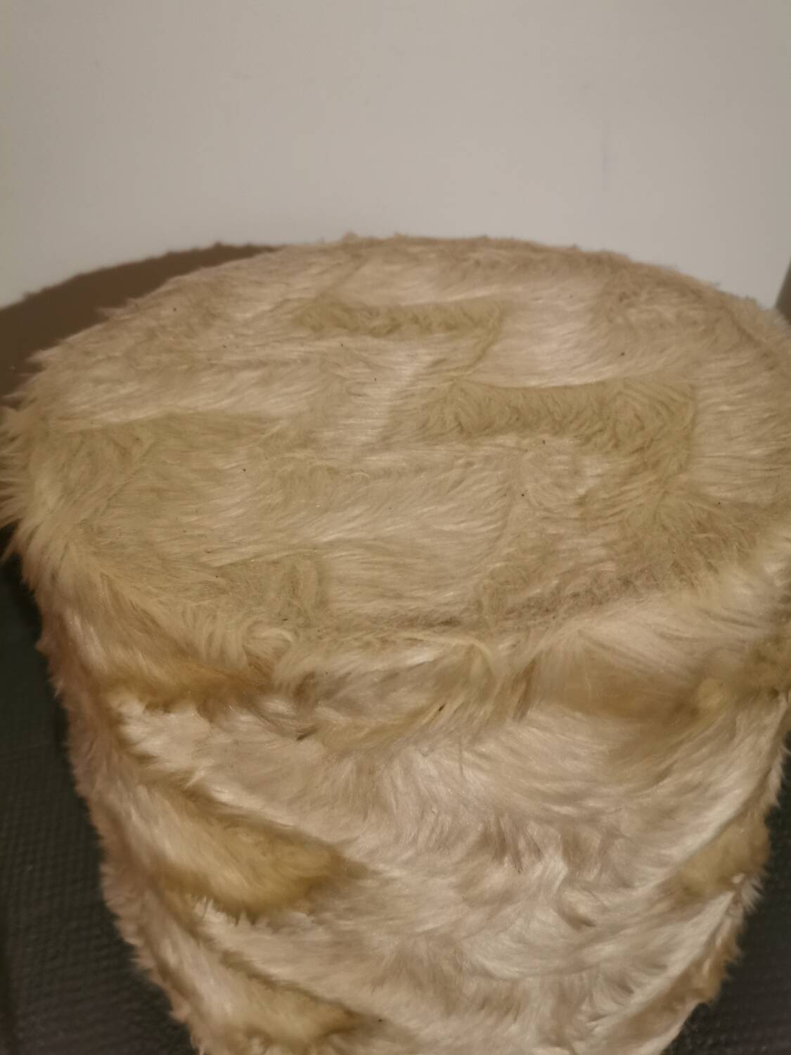 Vintage pouf in toupee