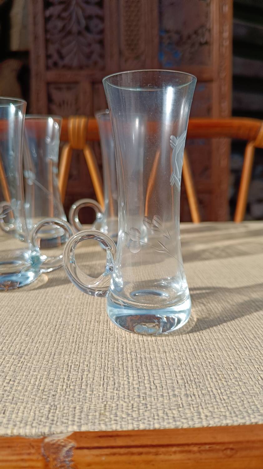 Six verres à shot en cristal gravé