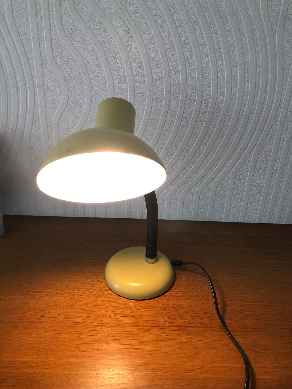 Lampe de bureau vintage métal jaune