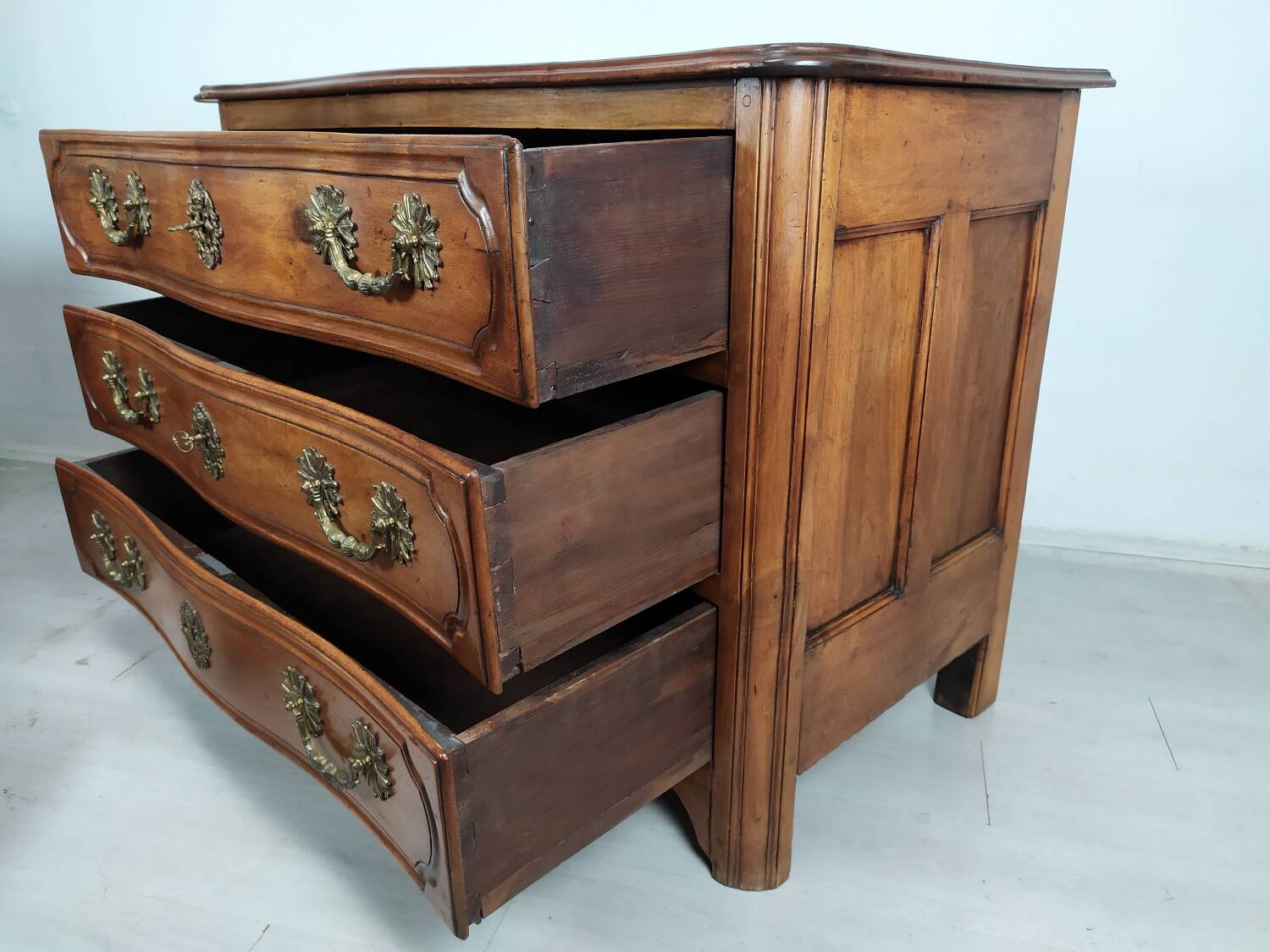 Commode lyonnaise noyer