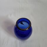 Vase en verre bleu
