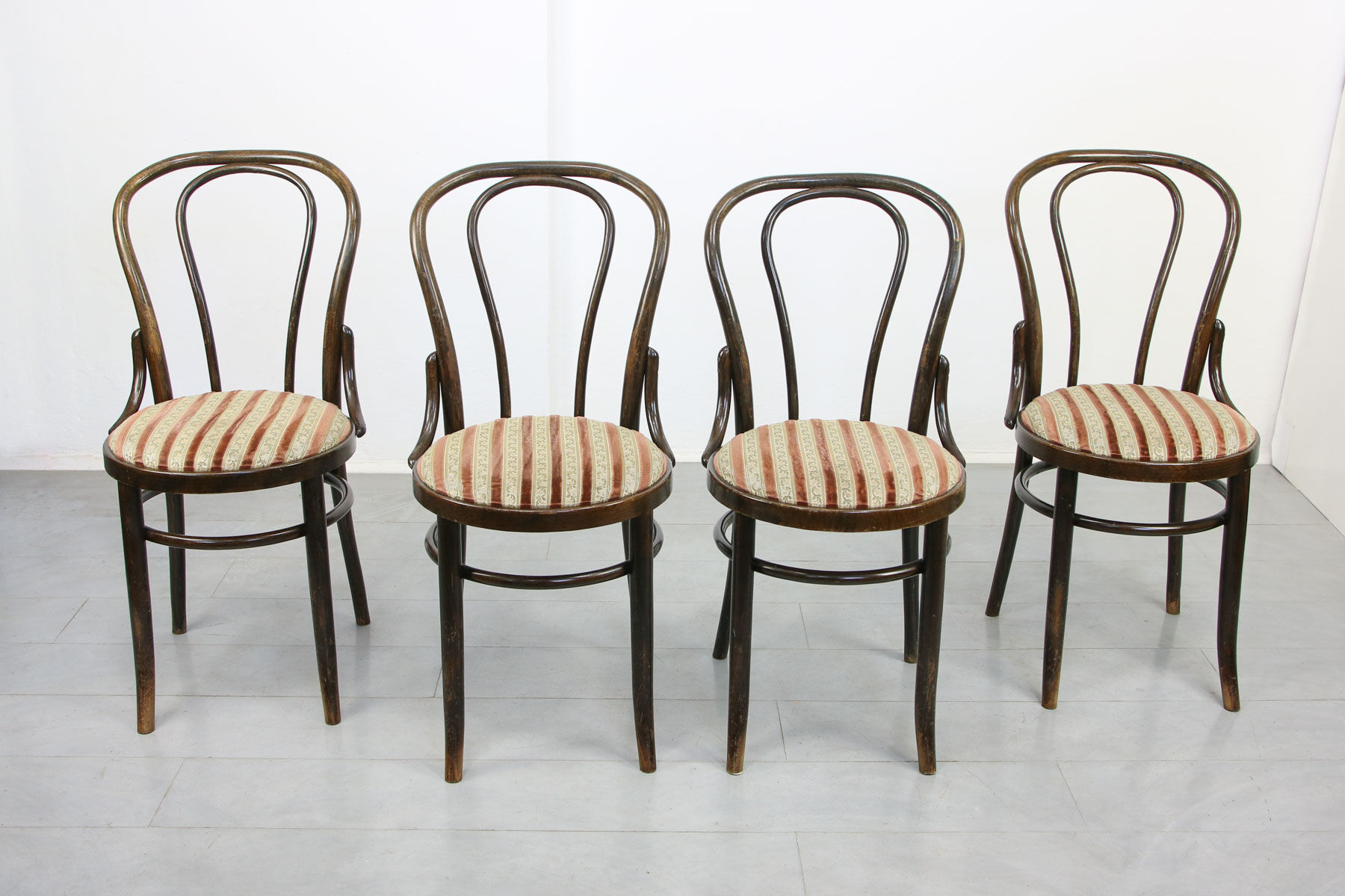 Bentwood 18 dining chairs, set of 2