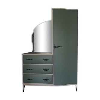 Asymmetrical chest of drawers
