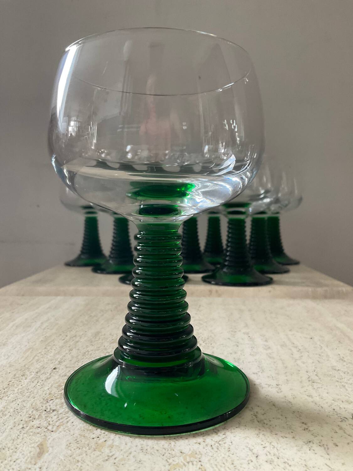 Series of 10 vintage stemmed glasses from the 70s