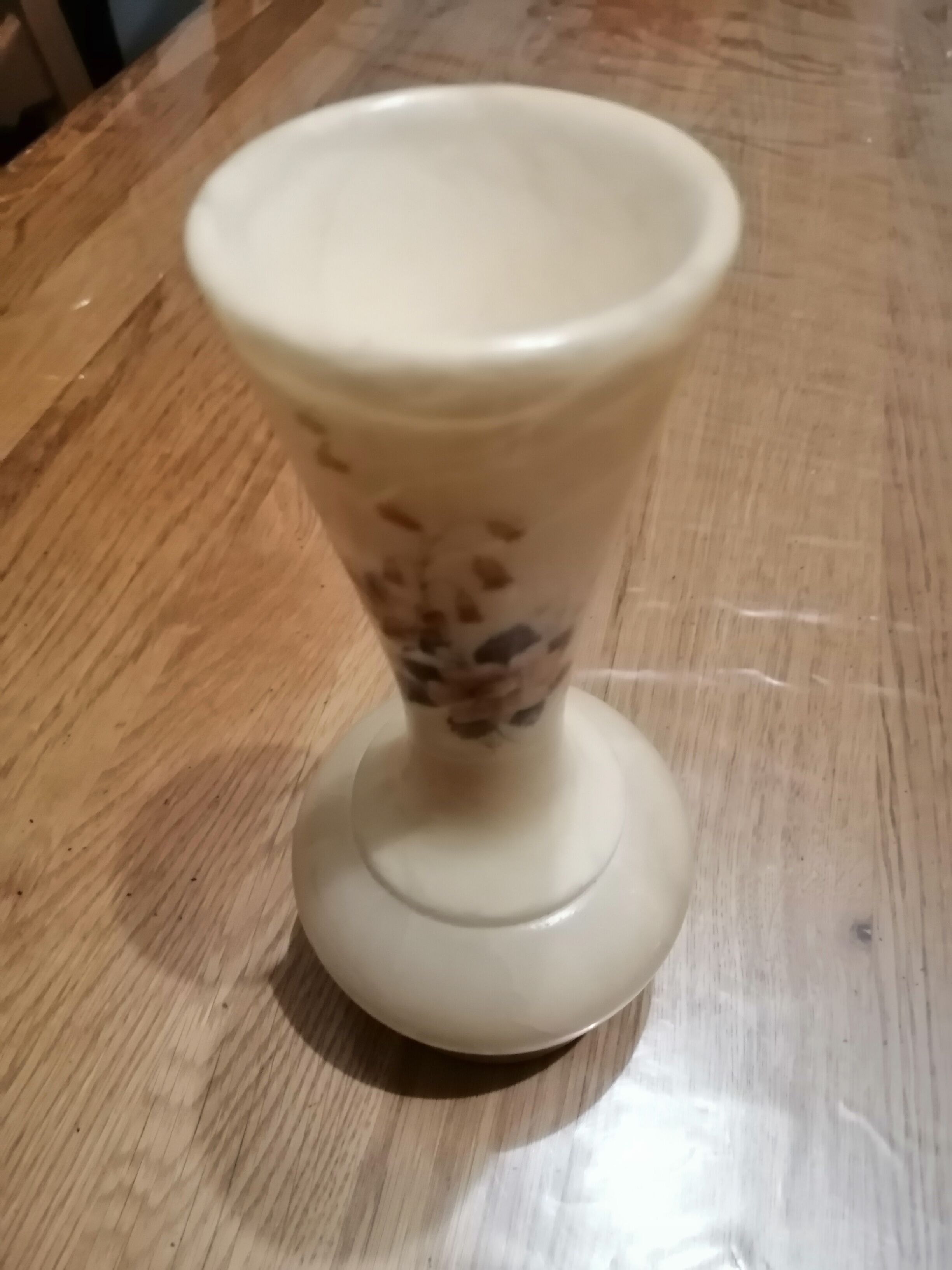 Pair of albatre vases