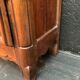 Armoire étroite ancienne du XIX eme siècle