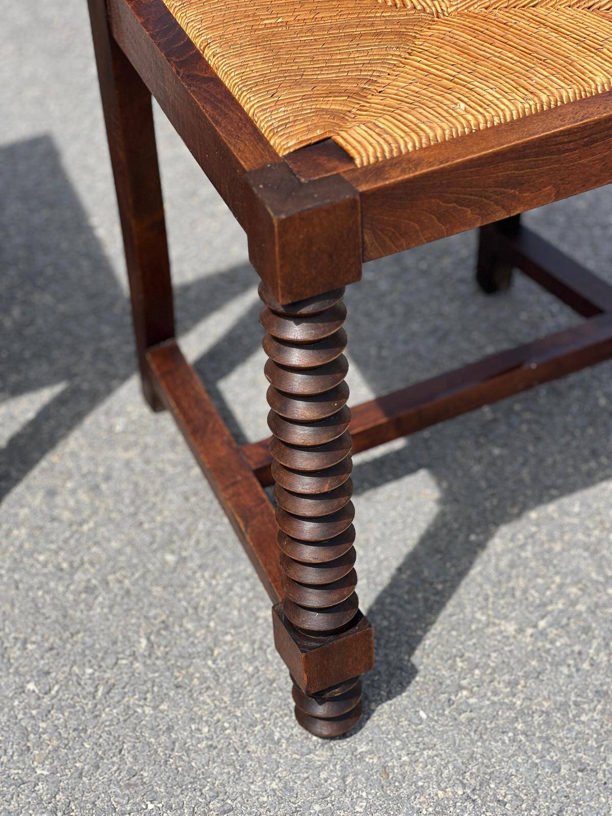 Bench and 2 chairs in solid oak and straw, French craftsmanship from 1940.