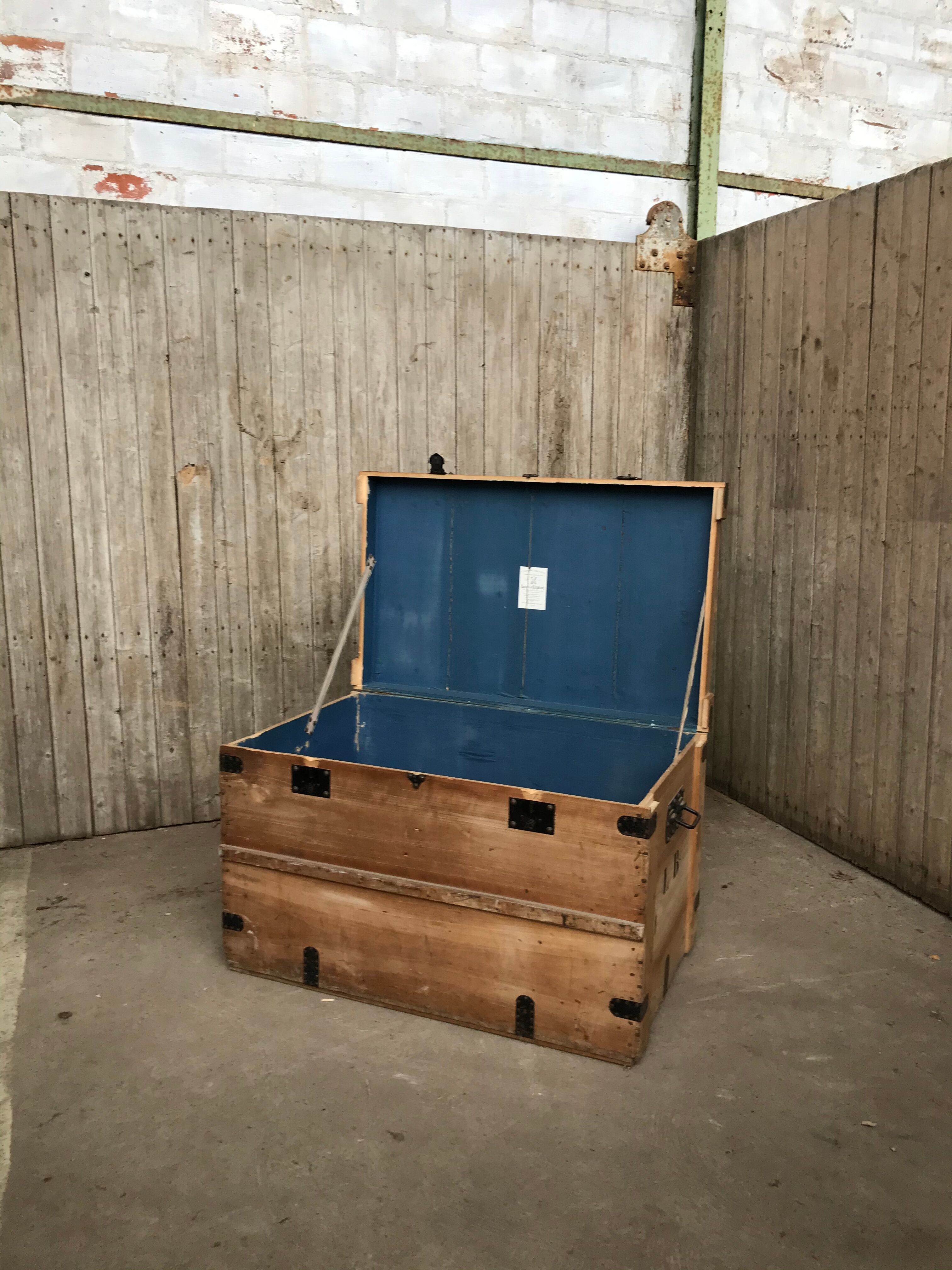 Louis Carré travel trunk