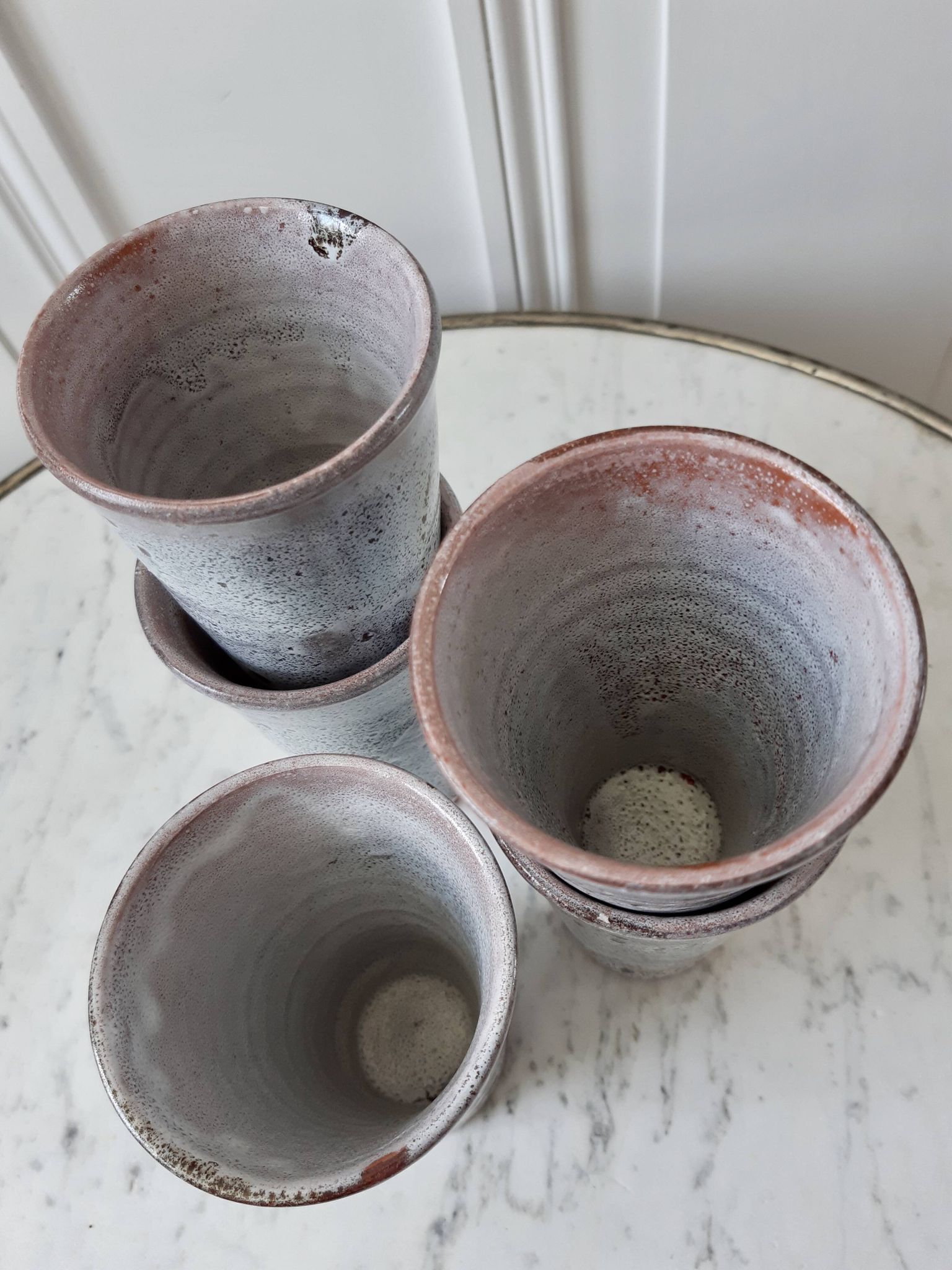 Lot de 5 verres en grès vintage gris émaillés années 70