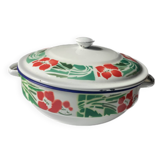 Enamelled sheet tureen