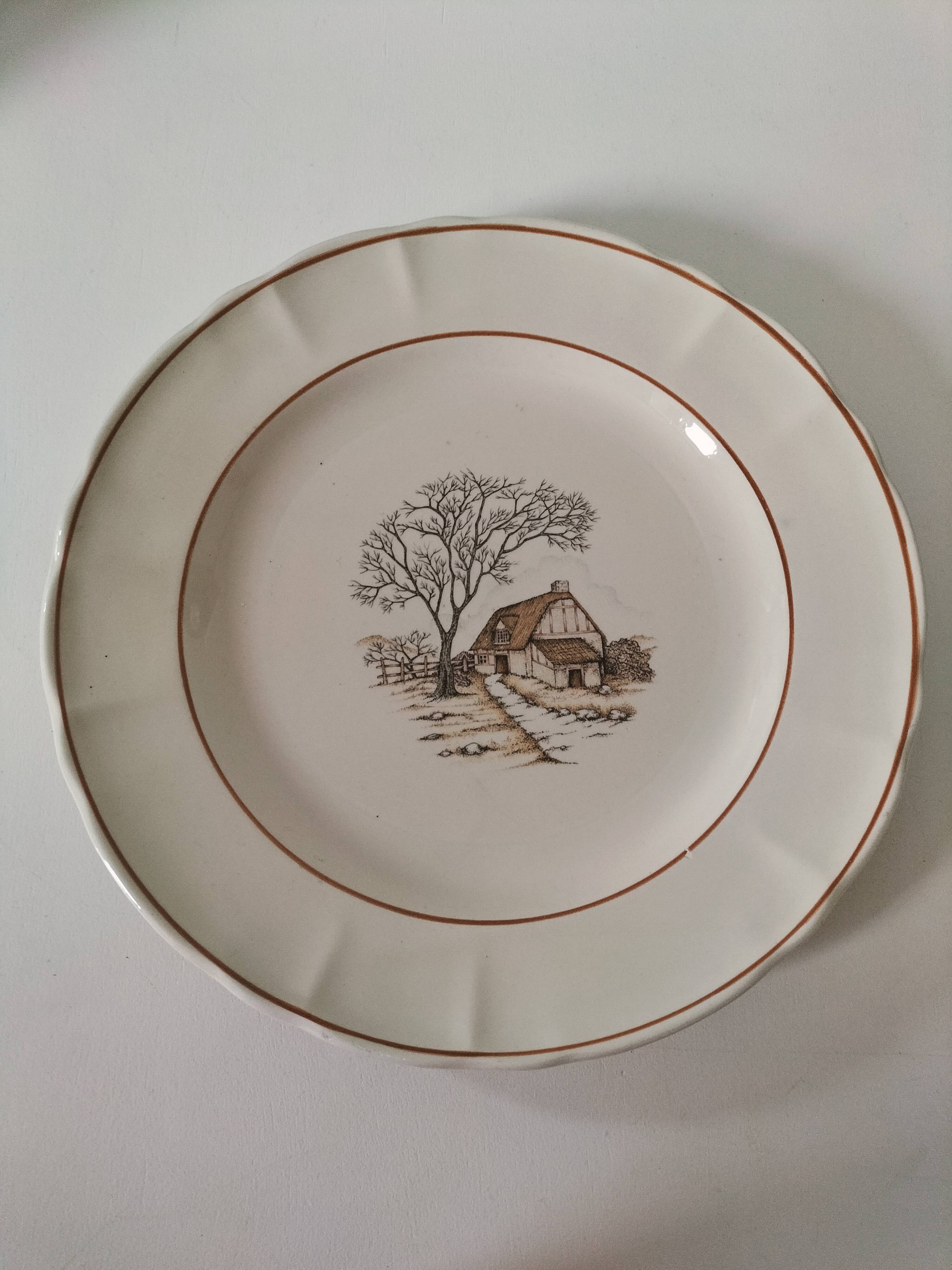 Large vintage Italian earthenware platter with cottage decoration – 1950s-1970s