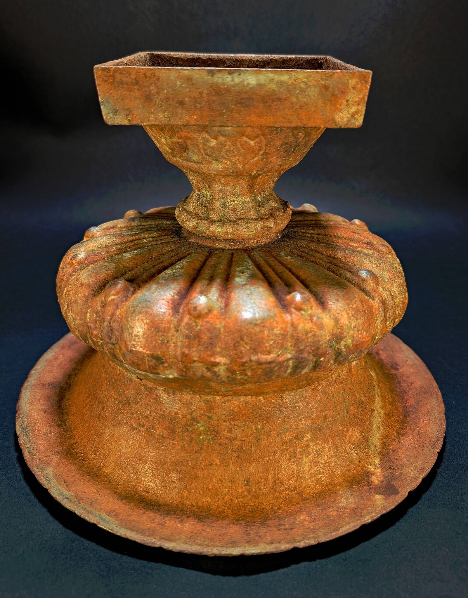 Old Cast Iron Planter – Medici Basin on Stand – 27 cm – 5.5 kg