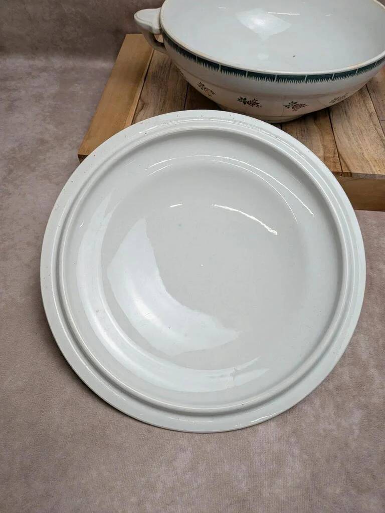Antique ironstone soup tureen L’Amandinoise