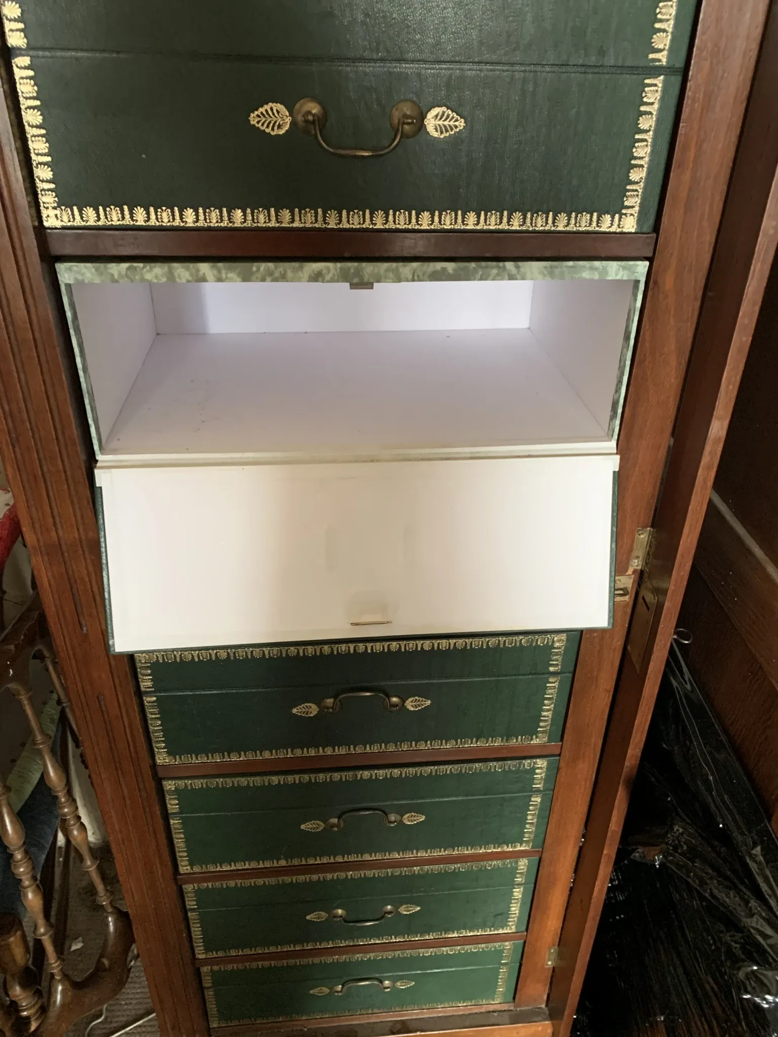 mahogany cabinet in perfect condition