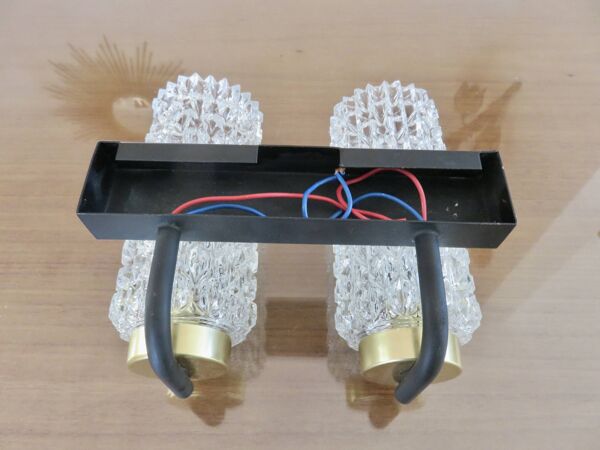 Applique double style Arlus métal doré et métal laqué noir, verre pointe de diamant 1960