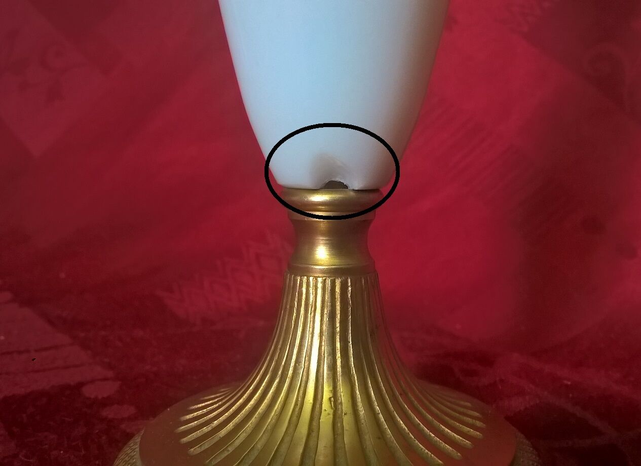 Amphora lamp with zoomorphic handles