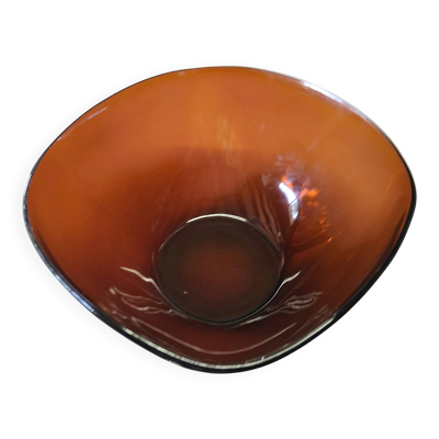 Très joli saladier en verre fumée de couleur ocre jaune en très bon état.