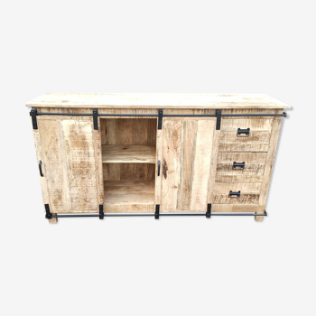 Buffet en bois clair avec portes coulissantes et trois tiroirs