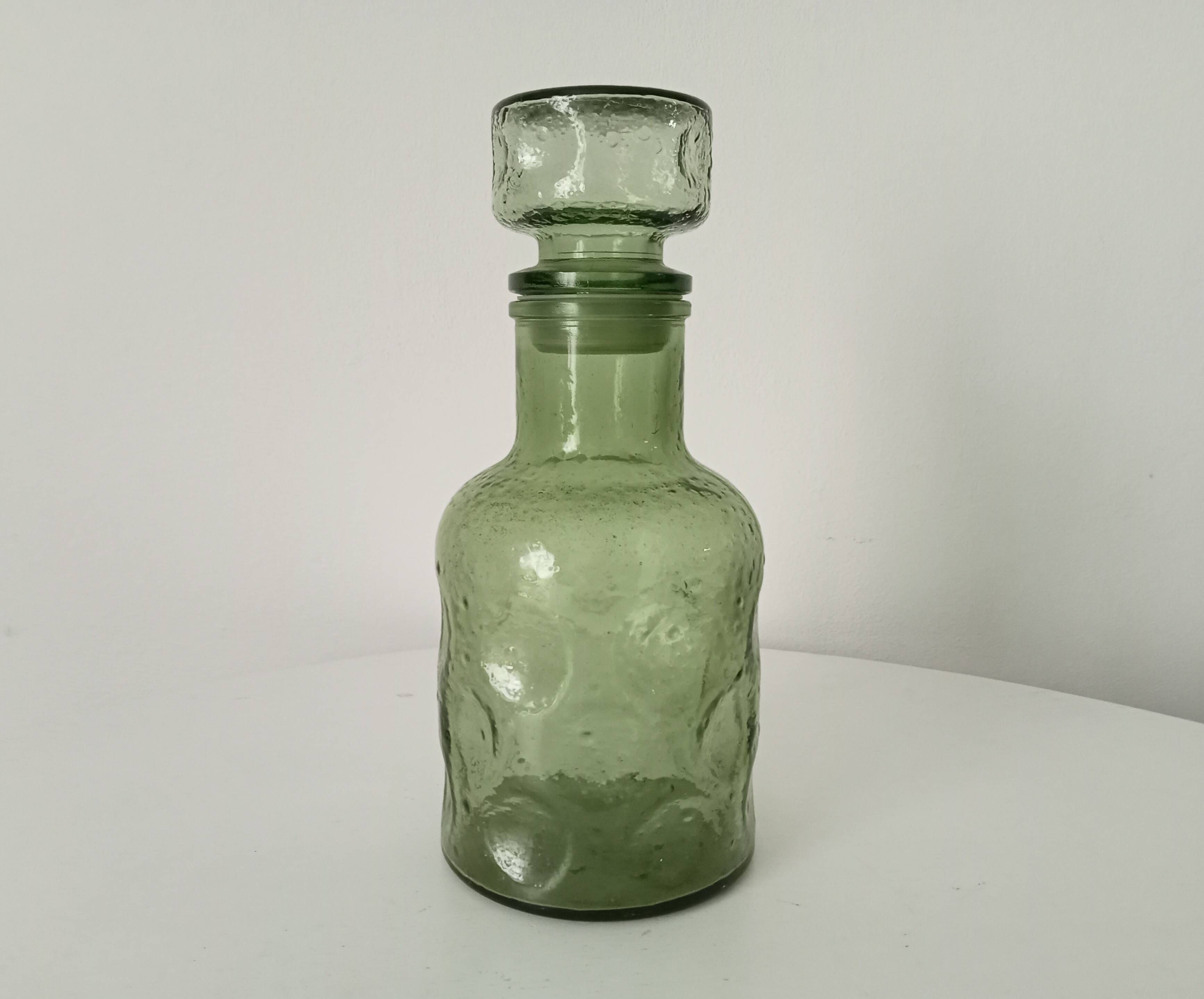 Vintage 60s carafe in bubbled molded glass