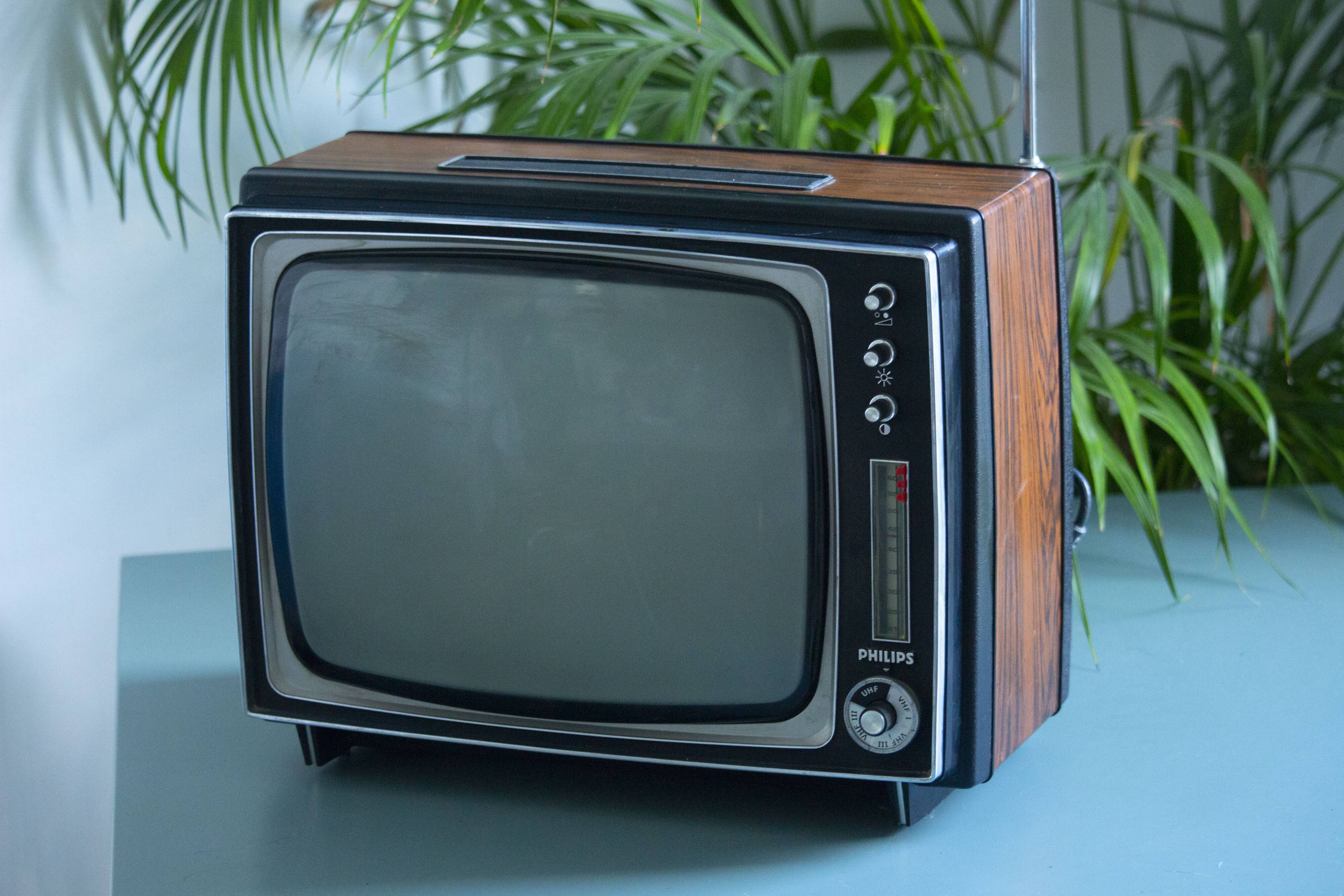 Téléviseur vintage Philips
