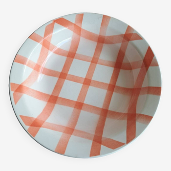 Moulin des loups red checkered dish