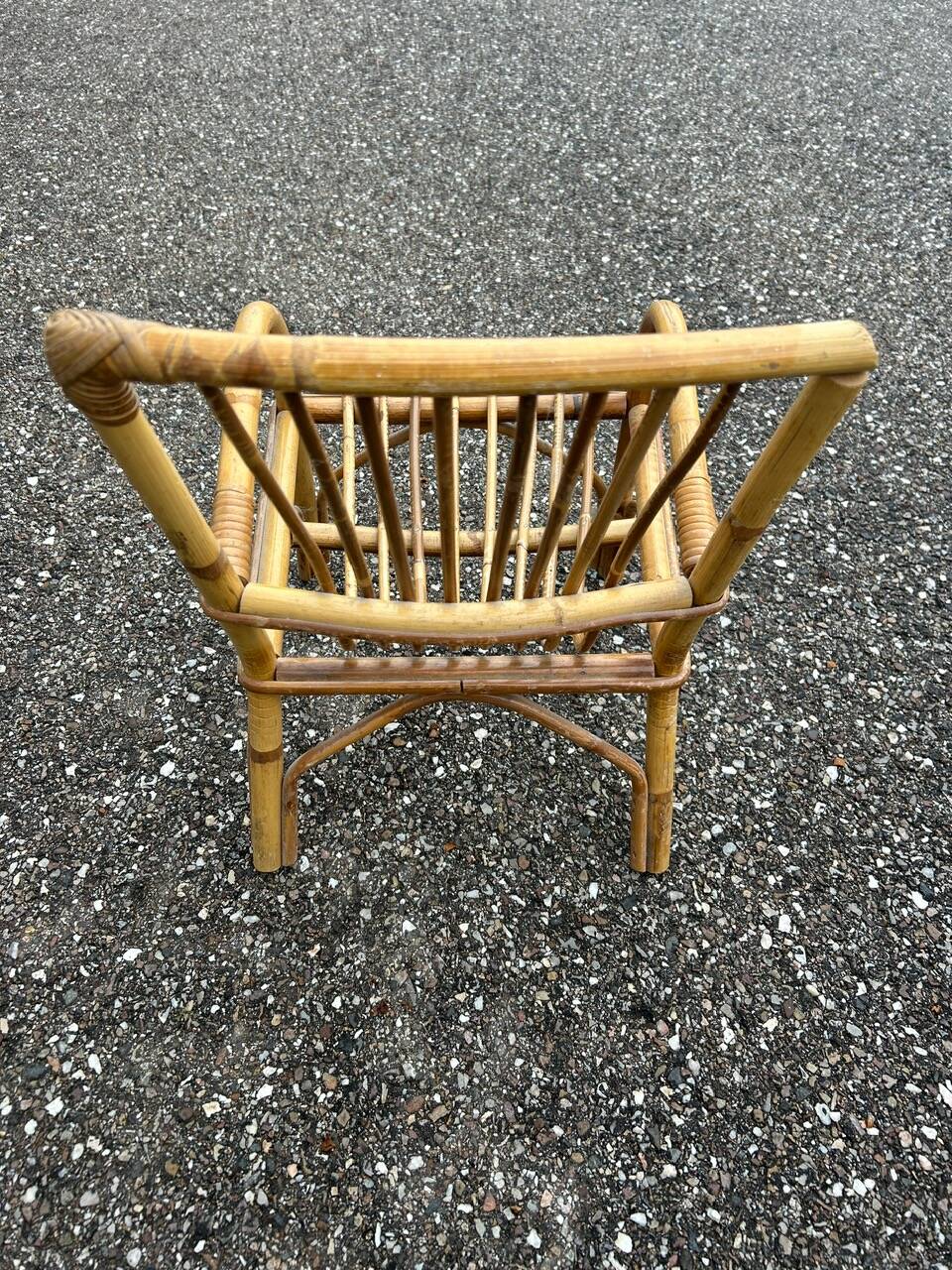 Bureau et chaise enfant en rotin