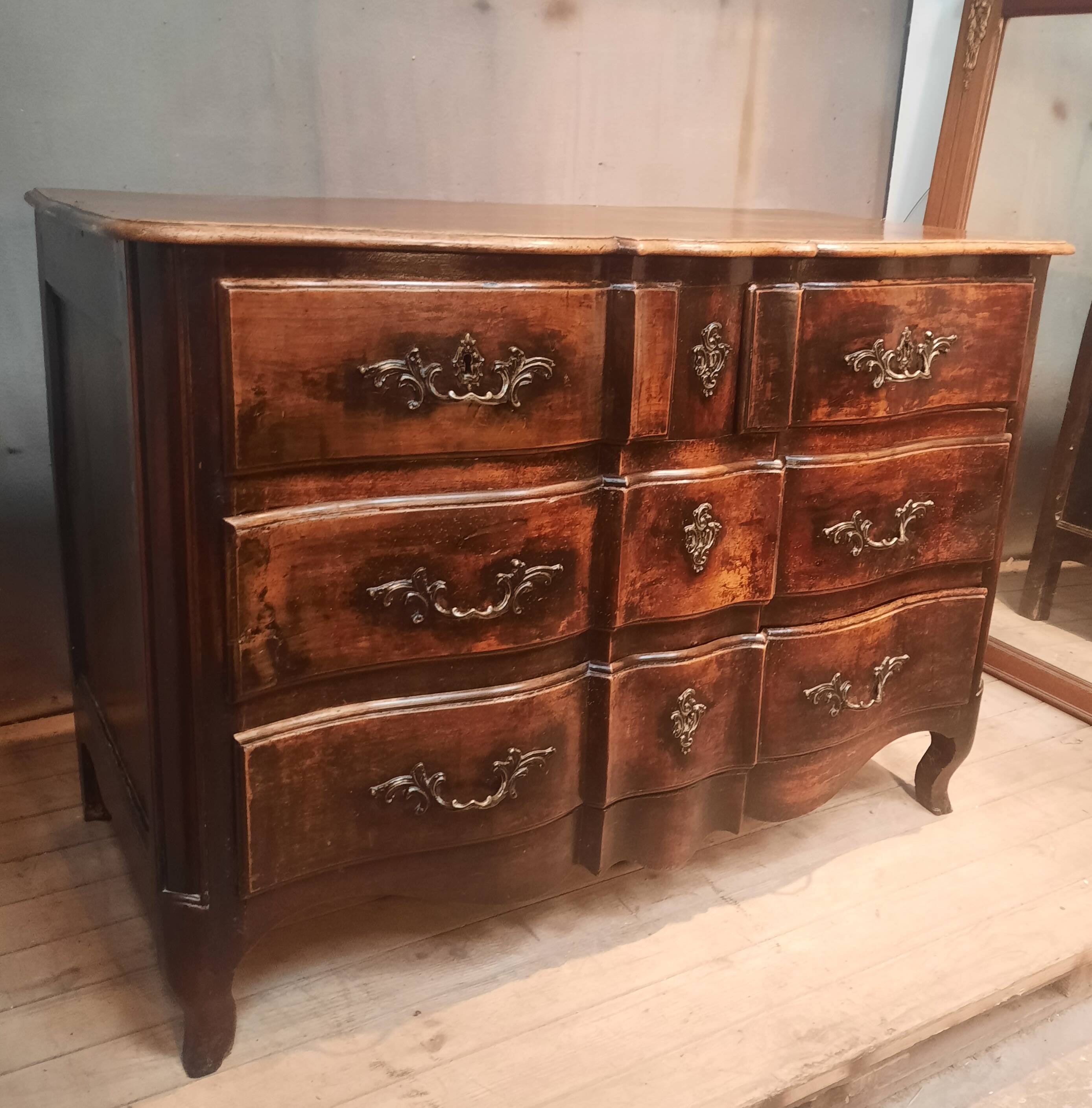 Commode d epoque Louis XV en bois massif