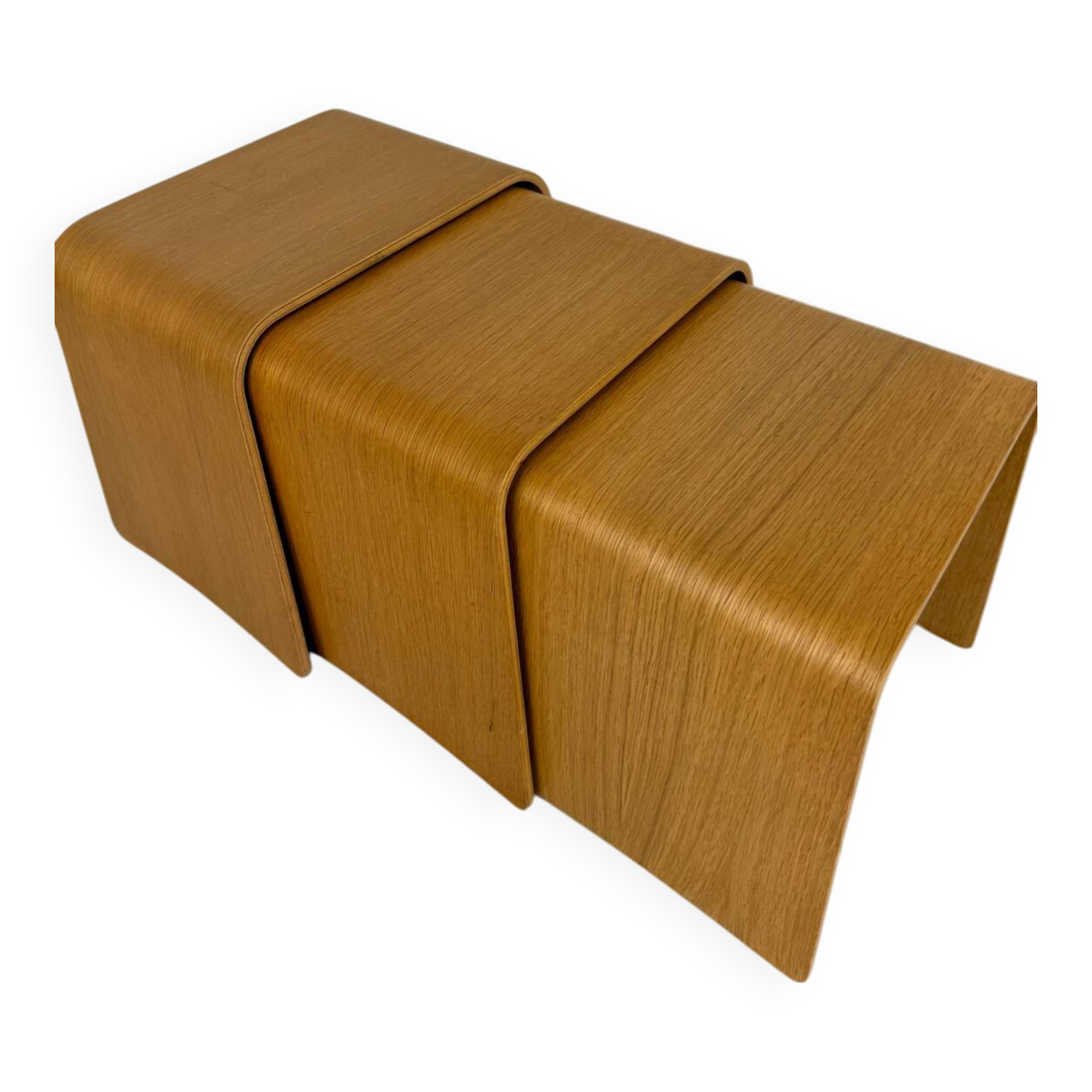 Set of 3 nesting coffee tables in thermoformed wood, 80s design