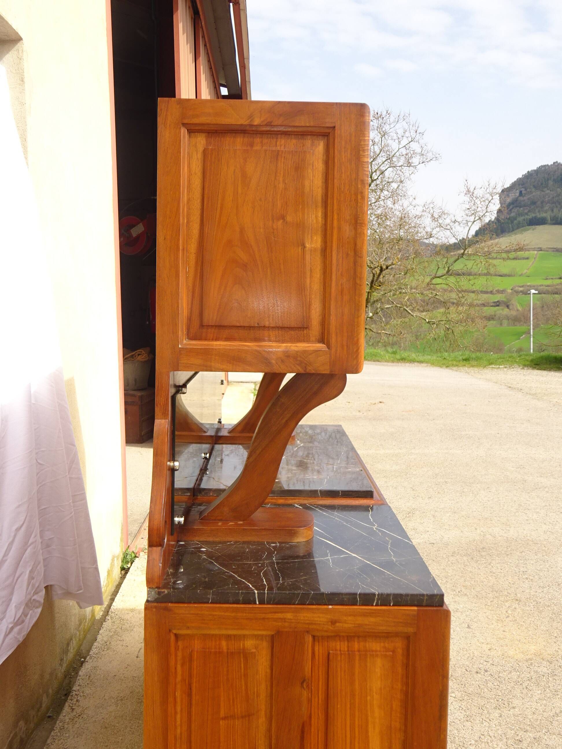 Large buffet with 2 bodies in walnut and marble