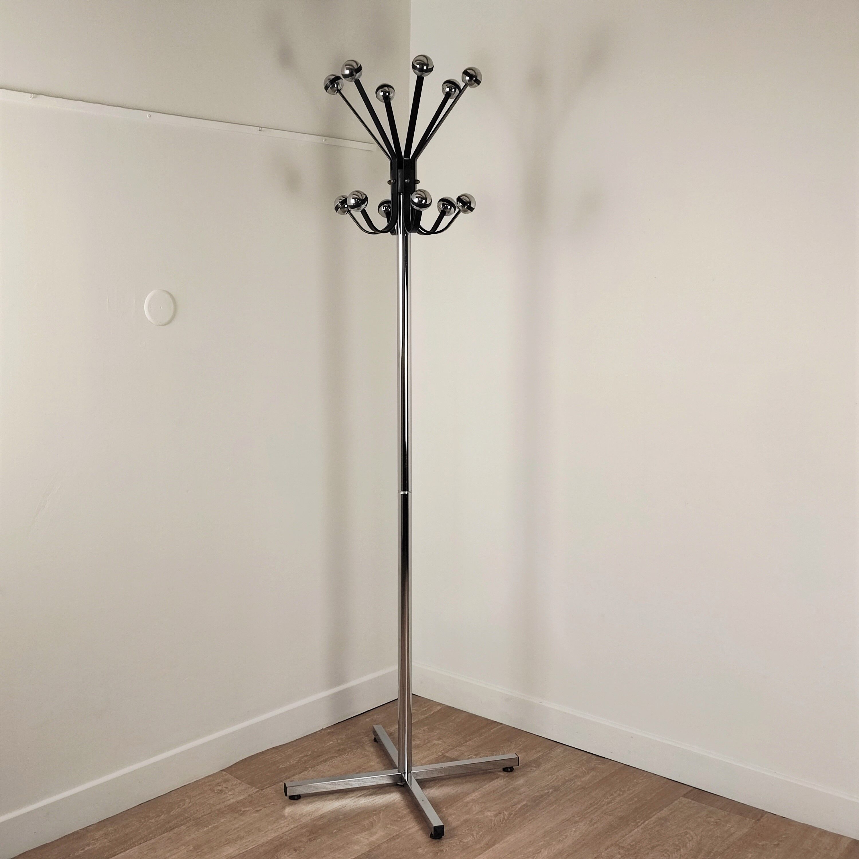 Chrome coat rack 70s