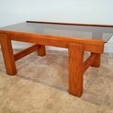 Coffee table in solid elm and smoked glass of the 1970s