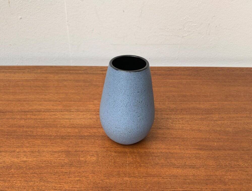 Minimalist German vase from the mid-century pottery studio of Töpferhof Römhild, 1960s.
