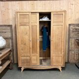 Vintage three-panel sliding wardrobe
