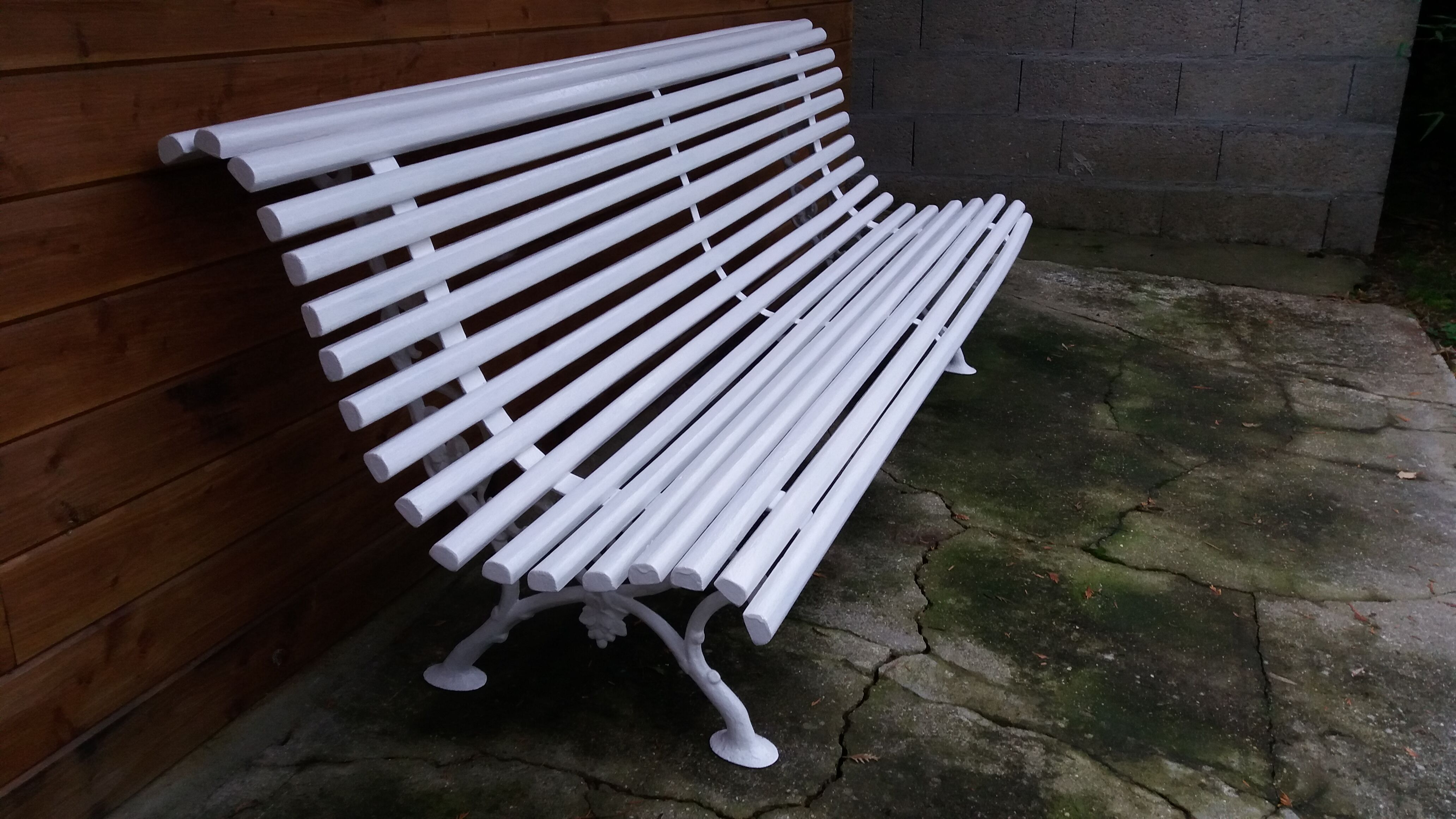 Garden slat bench
