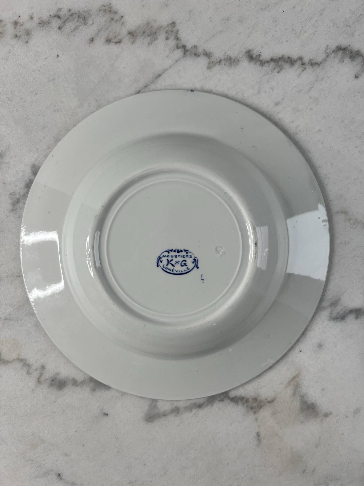 Iron earth hollow plate Lunéville KG Collection Moustiers