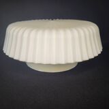 Plafonnier en verre blanc mat nervuré