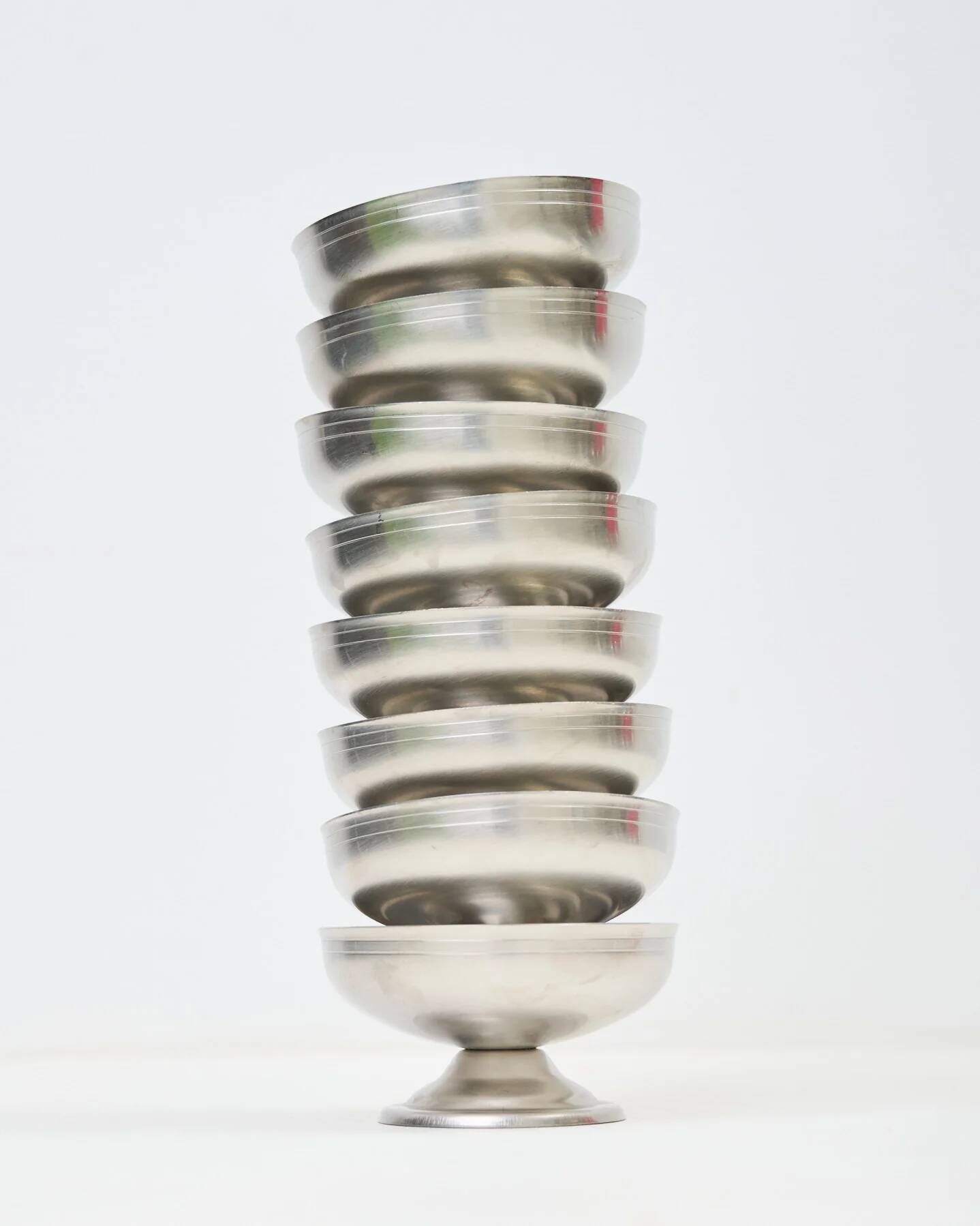 Engraved dessert bowls, Rémy Letang (1 of 2)