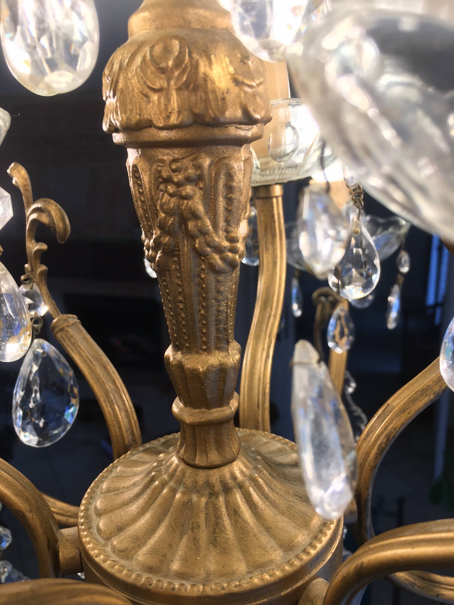 Chandelier with 9 lights - perfect working condition - No missing parts