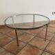 Table basse Space age. 1970. Acier chromé et verre.