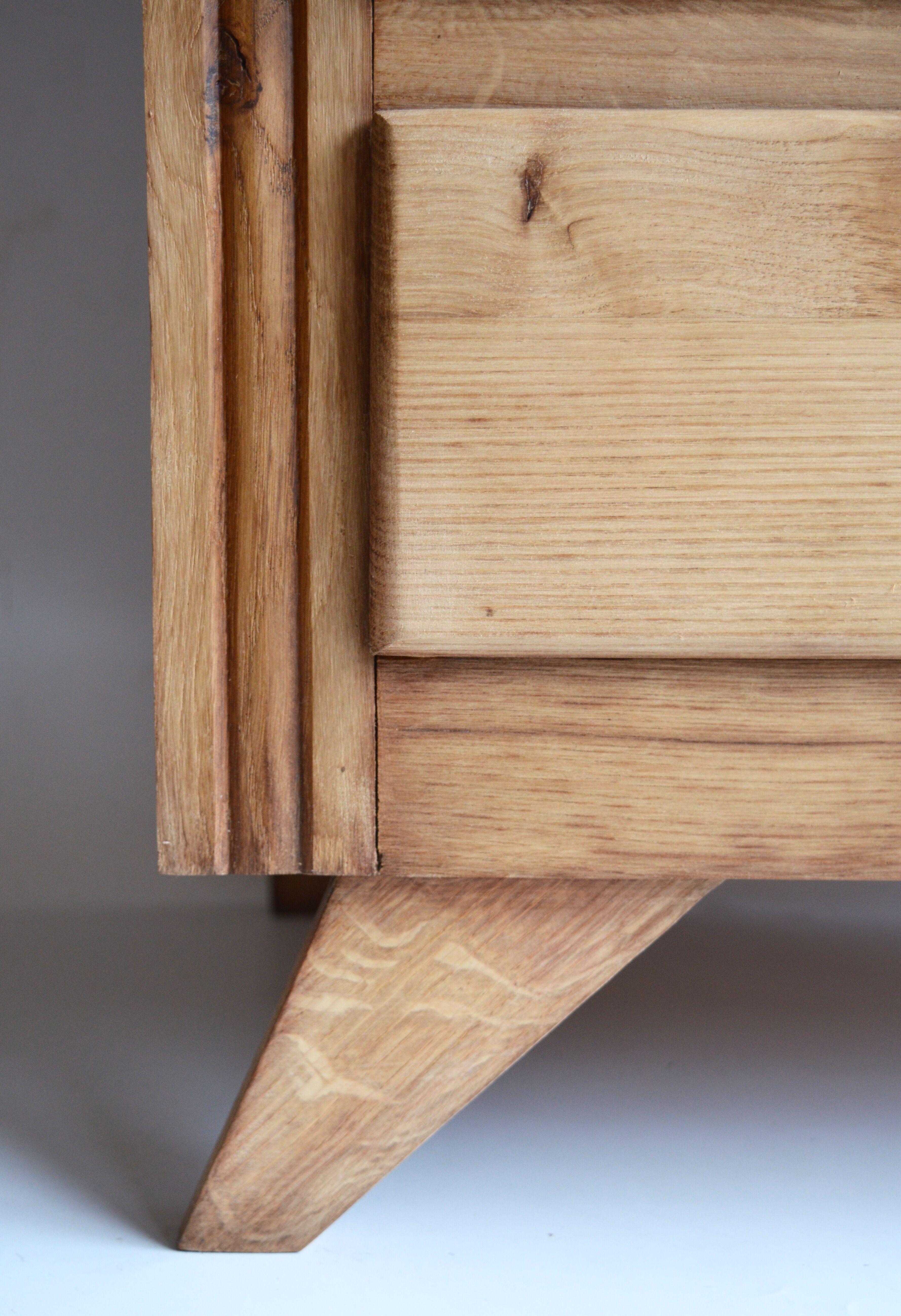 Chiffonier